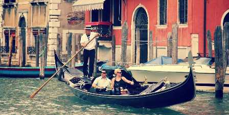 Волшебные каналы Венеции: сплавы на гондолах