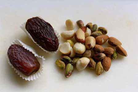 Здоровый перекус: 5 вариаций рецептов с орехами и сухофруктами