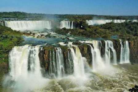 Знаменитые водопады Игуасу: шедевр природы на границе Бразилии и Аргентины